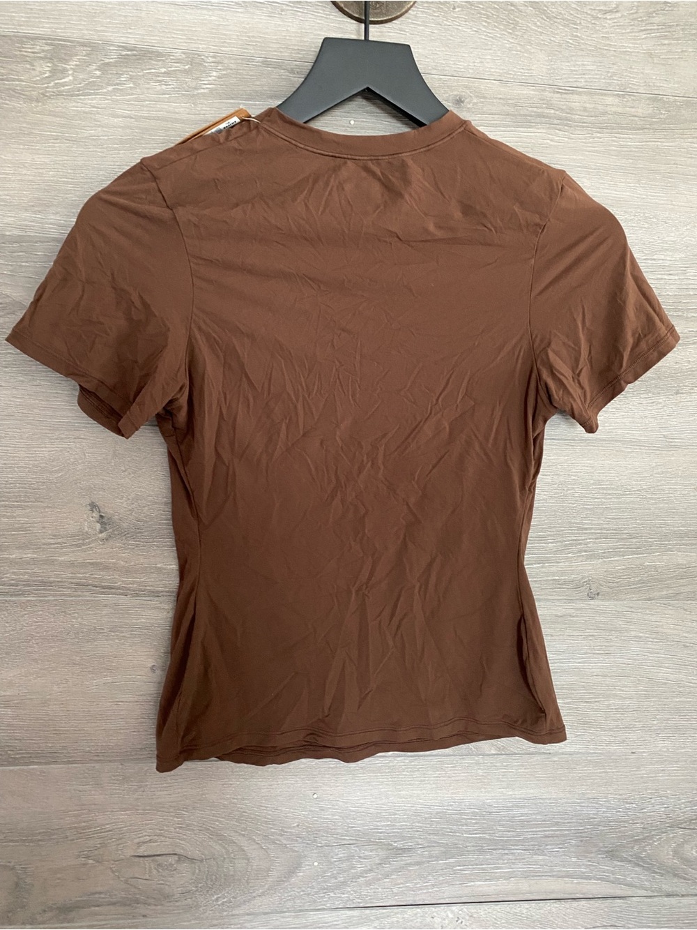 Skims Fits Everybody Short Sleeve Tee NWT Cocoa - Picture 5 of 5
